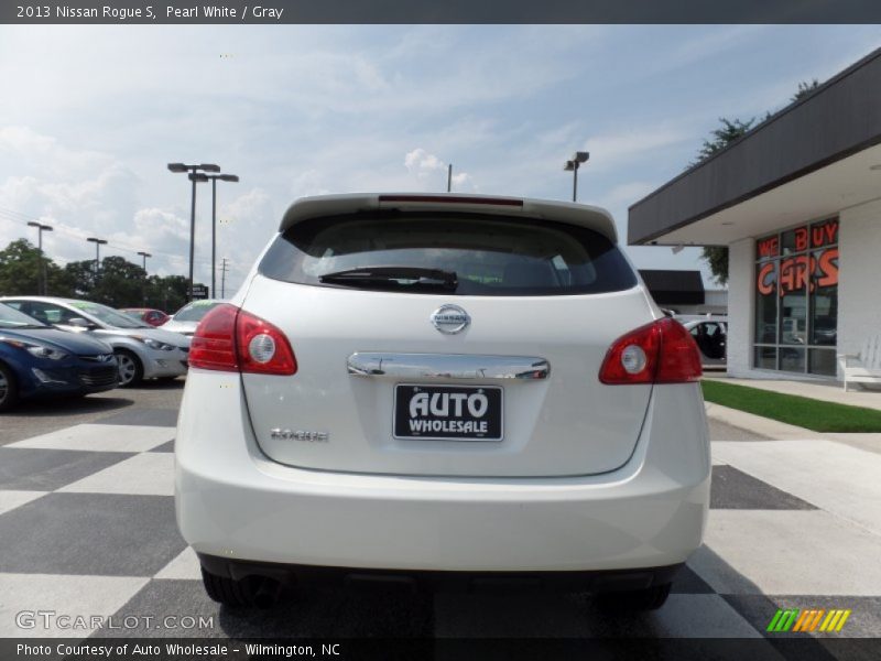 Pearl White / Gray 2013 Nissan Rogue S
