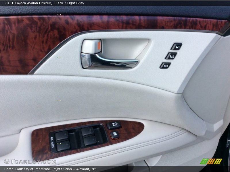 Black / Light Gray 2011 Toyota Avalon Limited