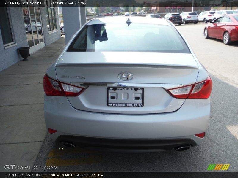 Radiant Silver / Gray 2014 Hyundai Sonata SE