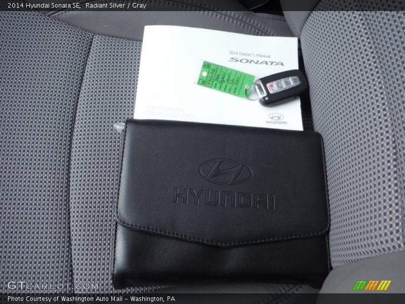 Radiant Silver / Gray 2014 Hyundai Sonata SE