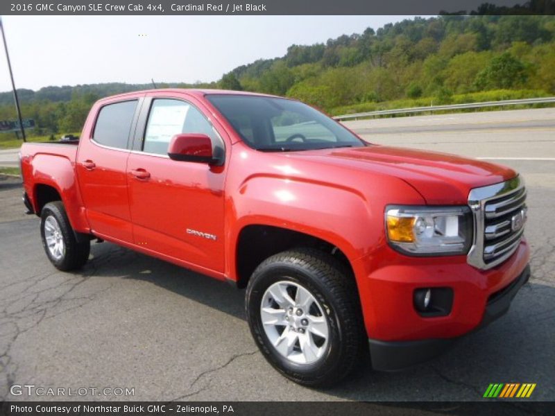 Front 3/4 View of 2016 Canyon SLE Crew Cab 4x4