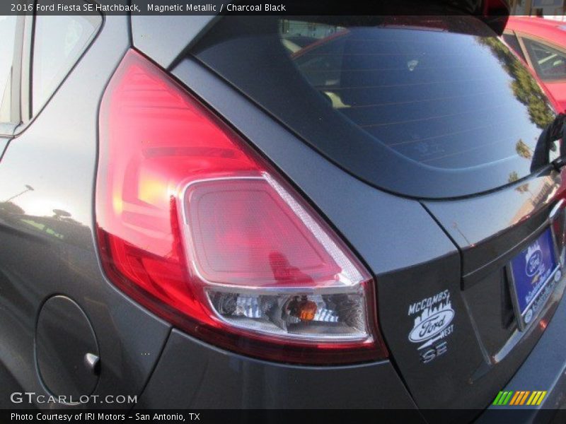 Magnetic Metallic / Charcoal Black 2016 Ford Fiesta SE Hatchback