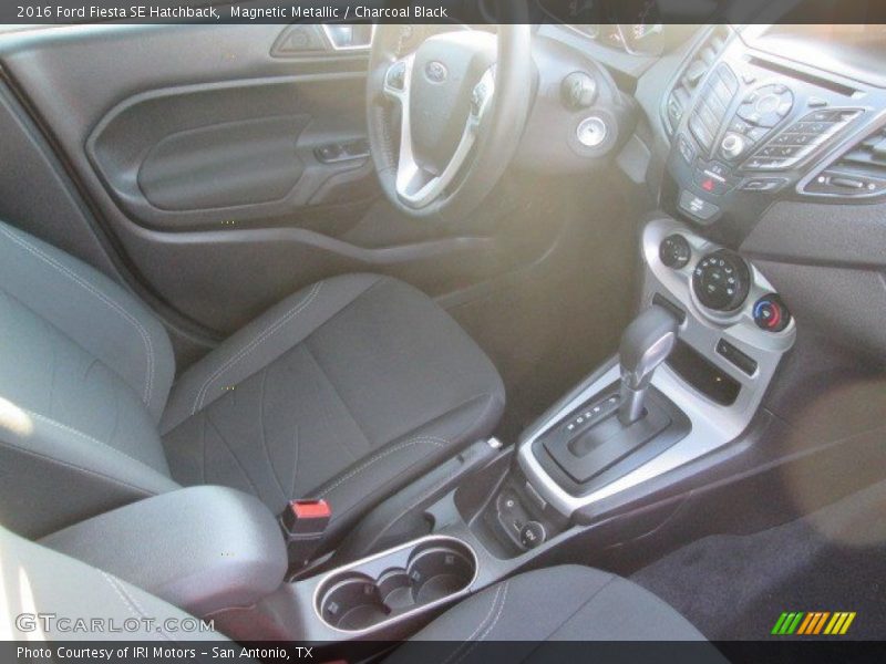 Magnetic Metallic / Charcoal Black 2016 Ford Fiesta SE Hatchback