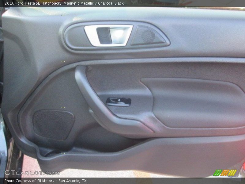 Magnetic Metallic / Charcoal Black 2016 Ford Fiesta SE Hatchback