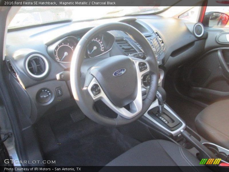 Magnetic Metallic / Charcoal Black 2016 Ford Fiesta SE Hatchback