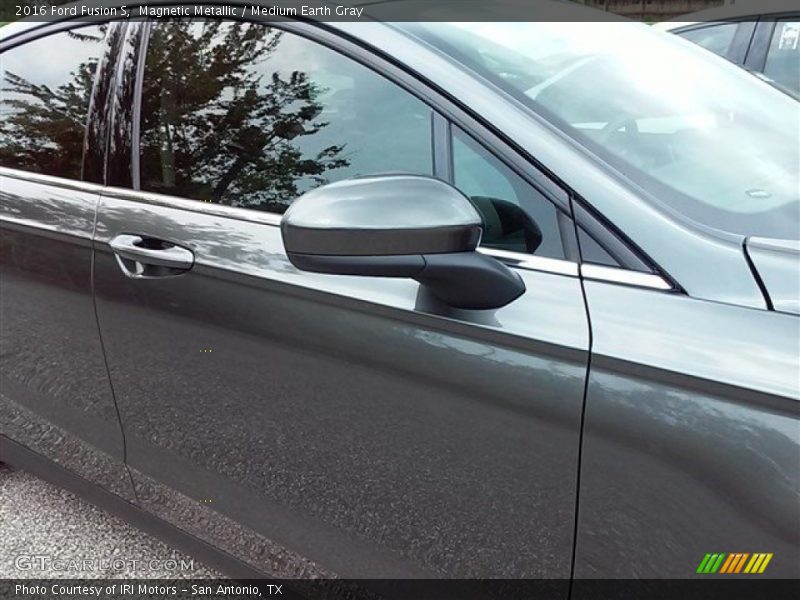 Magnetic Metallic / Medium Earth Gray 2016 Ford Fusion S