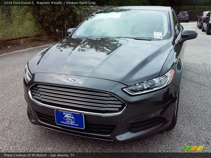 Magnetic Metallic / Medium Earth Gray 2016 Ford Fusion S