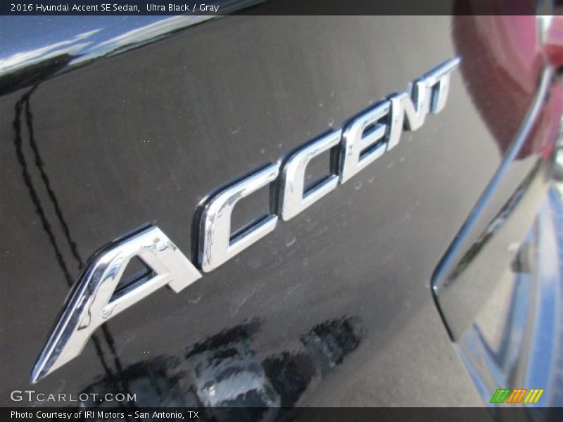 Ultra Black / Gray 2016 Hyundai Accent SE Sedan