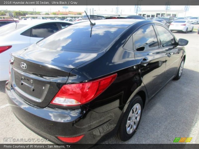 Ultra Black / Gray 2016 Hyundai Accent SE Sedan