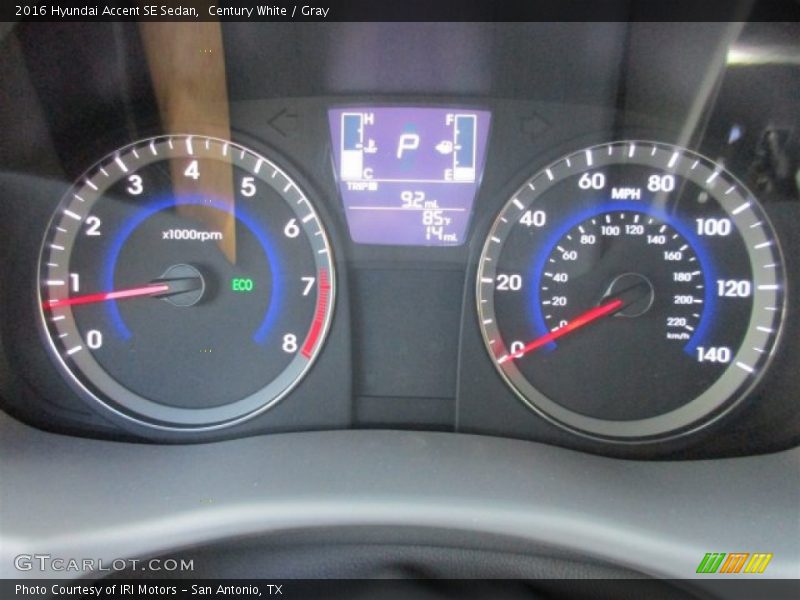  2016 Accent SE Sedan SE Sedan Gauges