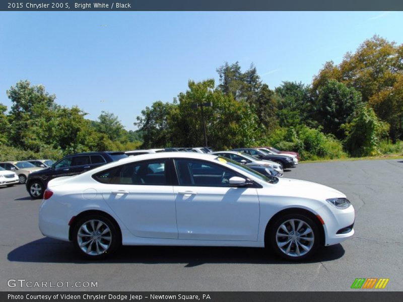 Bright White / Black 2015 Chrysler 200 S