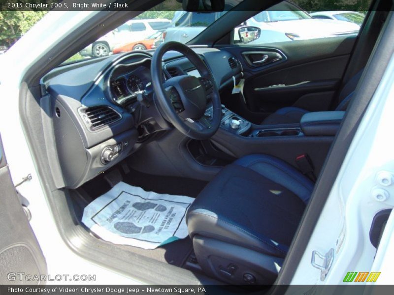 Bright White / Black 2015 Chrysler 200 S