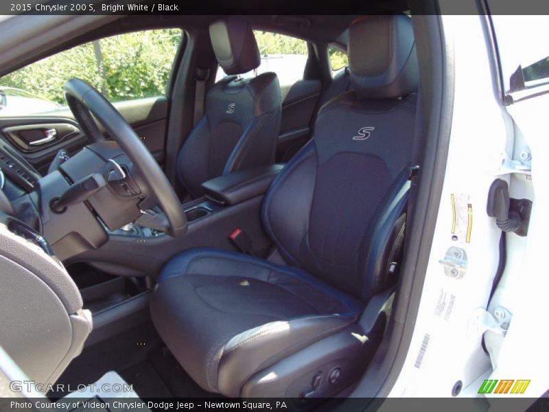 Bright White / Black 2015 Chrysler 200 S