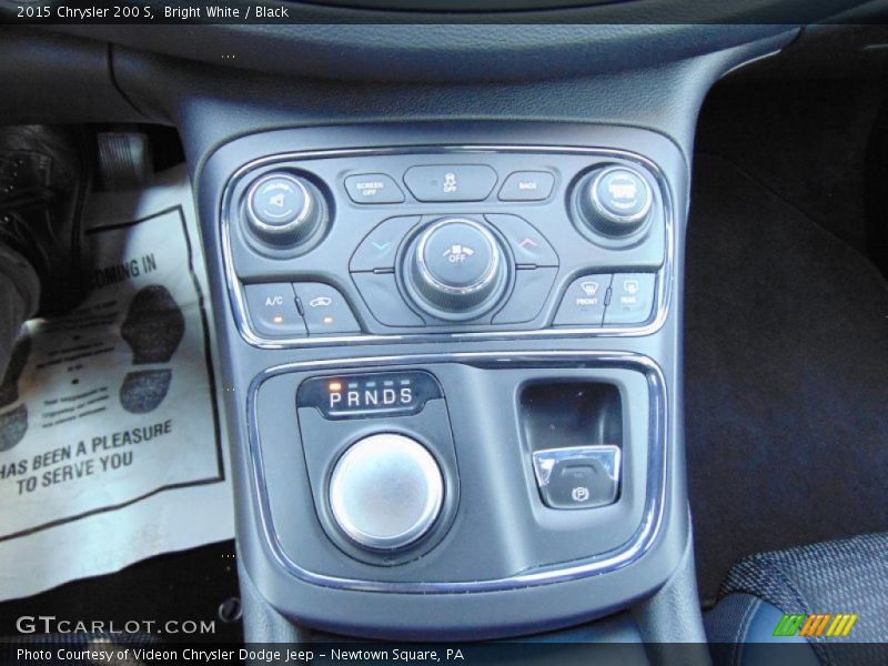 Bright White / Black 2015 Chrysler 200 S