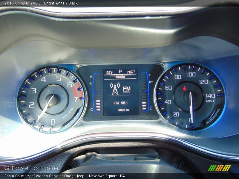 Bright White / Black 2015 Chrysler 200 S