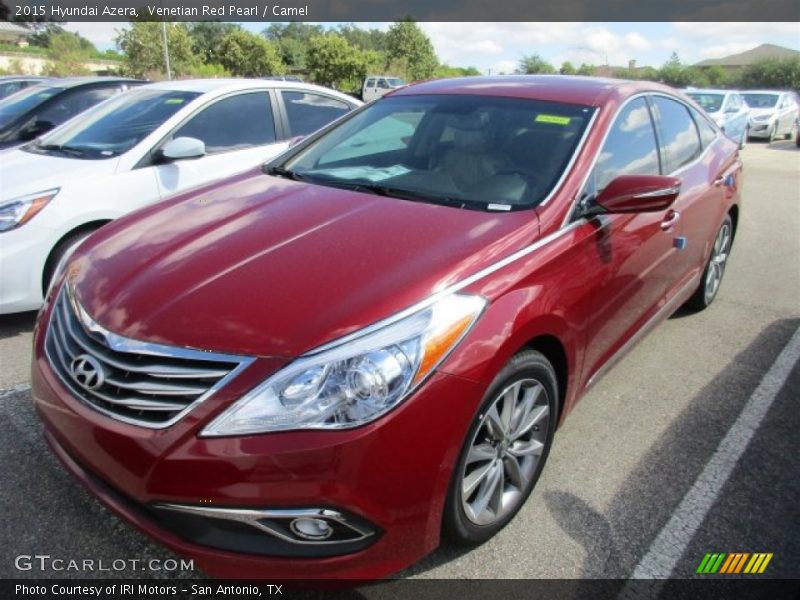 Front 3/4 View of 2015 Azera 