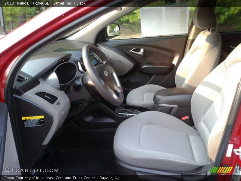 Garnet Red / Black 2013 Hyundai Tucson GL