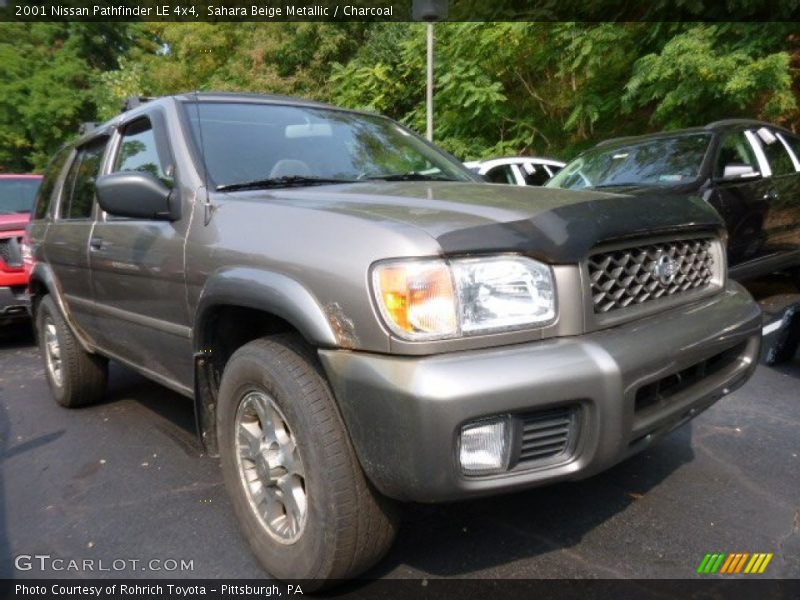 Sahara Beige Metallic / Charcoal 2001 Nissan Pathfinder LE 4x4