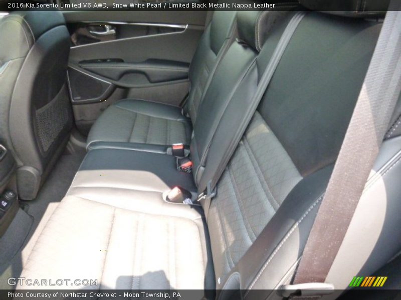 Rear Seat of 2016 Sorento Limited V6 AWD