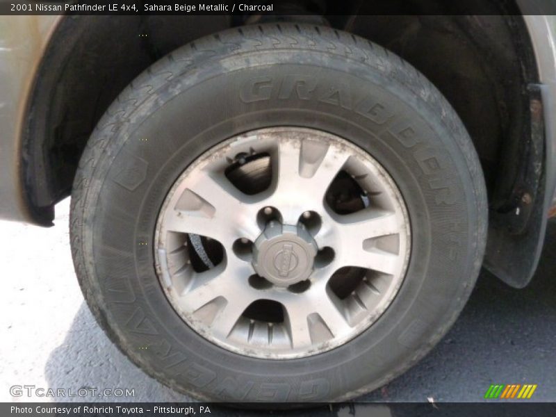 Sahara Beige Metallic / Charcoal 2001 Nissan Pathfinder LE 4x4