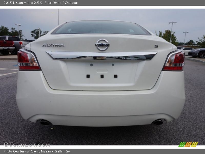 Pearl White / Charcoal 2015 Nissan Altima 2.5 S