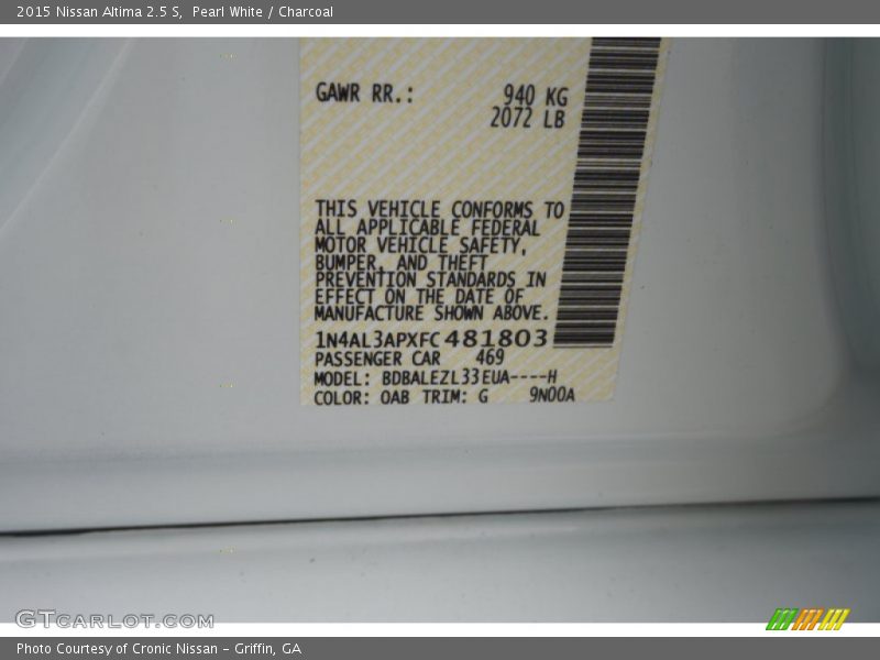 Pearl White / Charcoal 2015 Nissan Altima 2.5 S