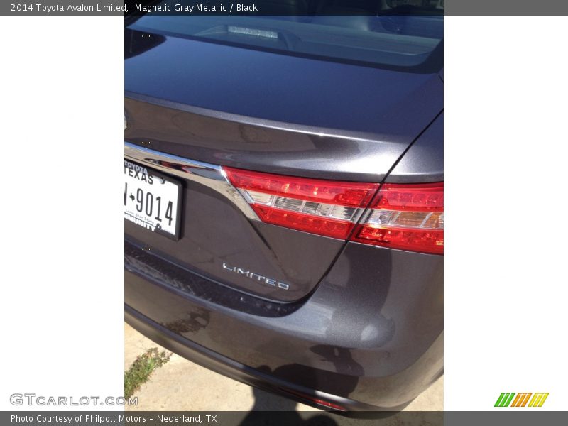 Magnetic Gray Metallic / Black 2014 Toyota Avalon Limited