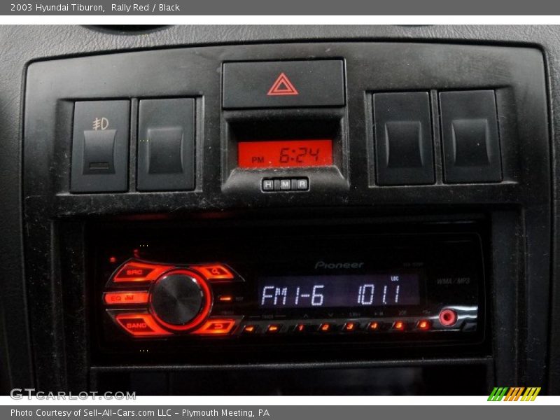 Rally Red / Black 2003 Hyundai Tiburon