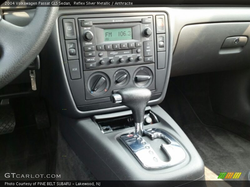 Reflex Silver Metallic / Anthracite 2004 Volkswagen Passat GLS Sedan