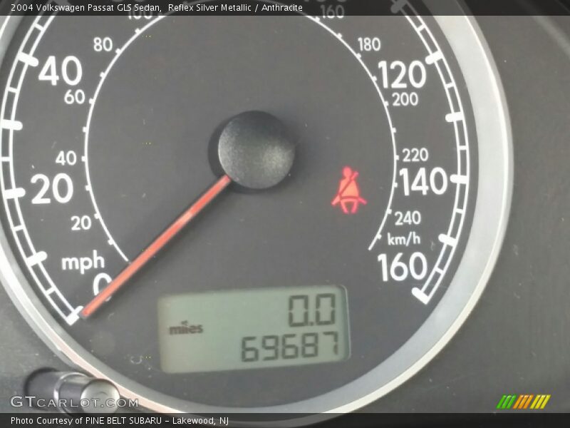 Reflex Silver Metallic / Anthracite 2004 Volkswagen Passat GLS Sedan