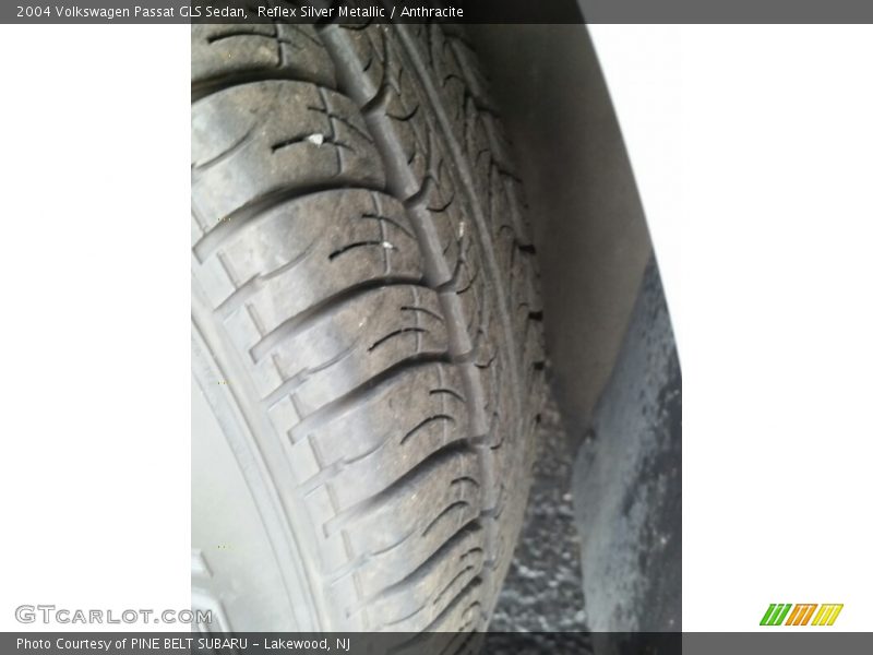 Reflex Silver Metallic / Anthracite 2004 Volkswagen Passat GLS Sedan
