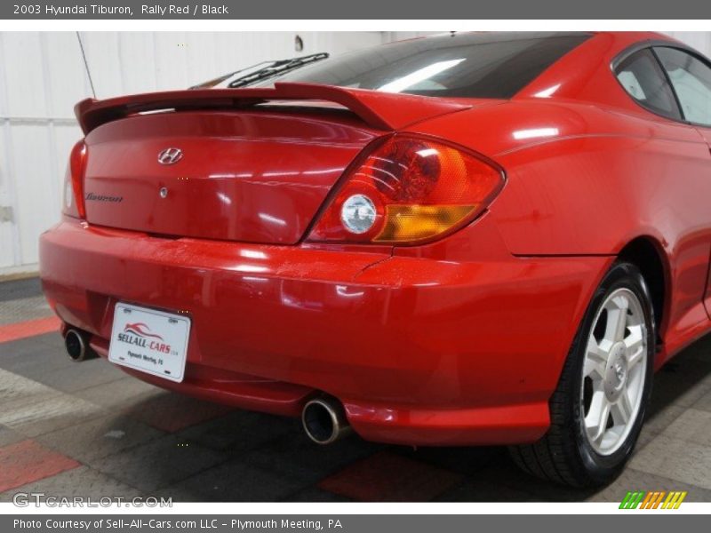 Rally Red / Black 2003 Hyundai Tiburon