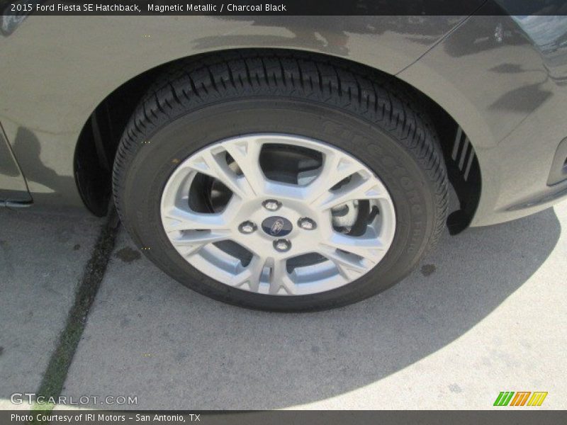 Magnetic Metallic / Charcoal Black 2015 Ford Fiesta SE Hatchback