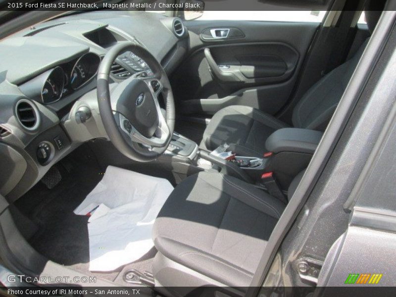 Magnetic Metallic / Charcoal Black 2015 Ford Fiesta SE Hatchback