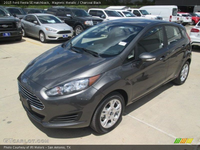 Magnetic Metallic / Charcoal Black 2015 Ford Fiesta SE Hatchback