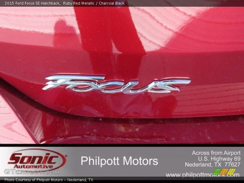 Ruby Red Metallic / Charcoal Black 2015 Ford Focus SE Hatchback