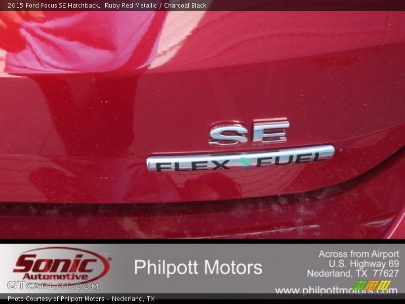 Ruby Red Metallic / Charcoal Black 2015 Ford Focus SE Hatchback