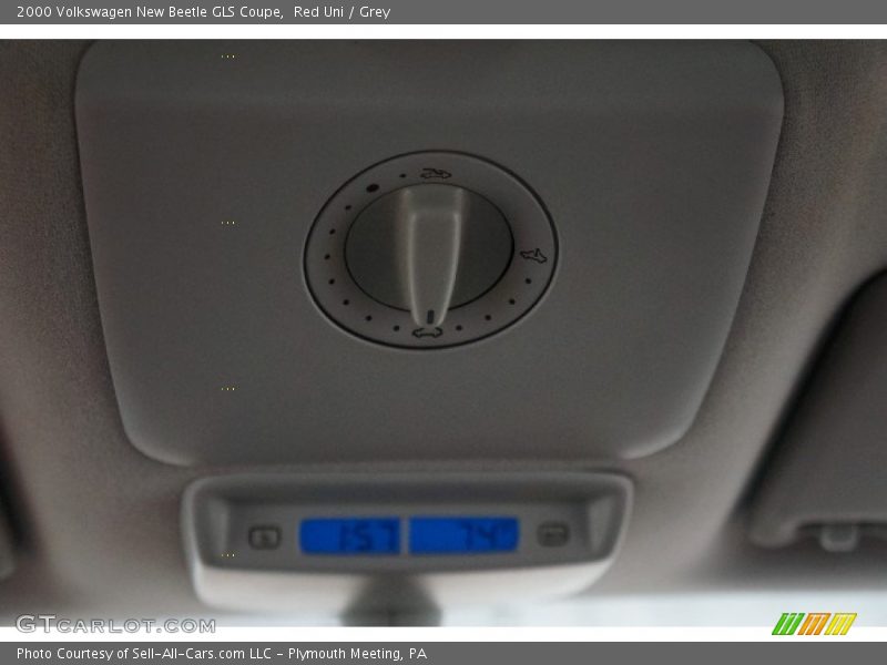 Red Uni / Grey 2000 Volkswagen New Beetle GLS Coupe
