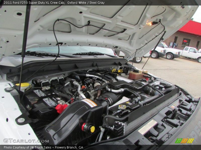 Oxford White / Steel Gray 2011 Ford F250 Super Duty XL Crew Cab
