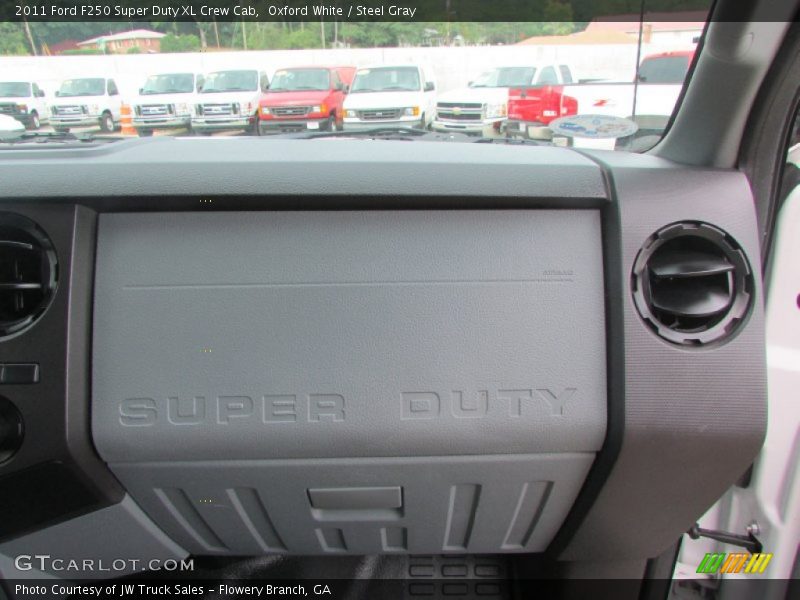 Oxford White / Steel Gray 2011 Ford F250 Super Duty XL Crew Cab