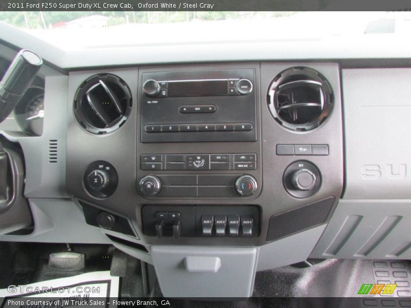 Oxford White / Steel Gray 2011 Ford F250 Super Duty XL Crew Cab