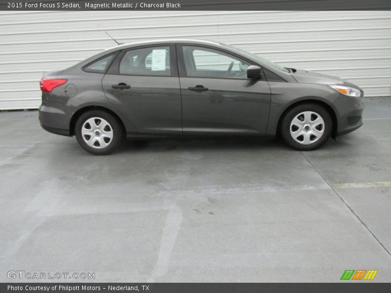 Magnetic Metallic / Charcoal Black 2015 Ford Focus S Sedan
