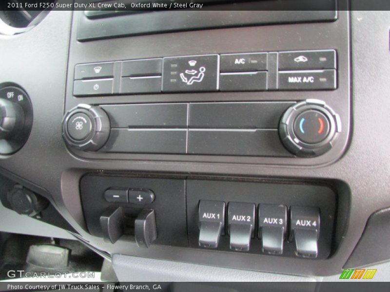 Oxford White / Steel Gray 2011 Ford F250 Super Duty XL Crew Cab