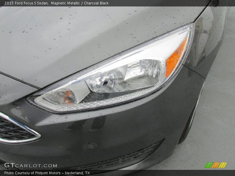 Magnetic Metallic / Charcoal Black 2015 Ford Focus S Sedan