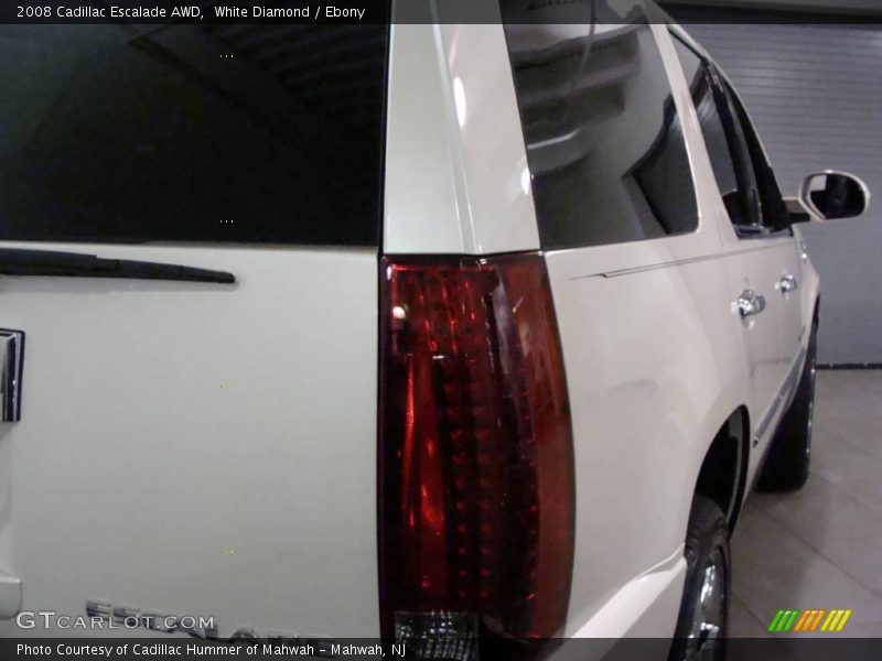 White Diamond / Ebony 2008 Cadillac Escalade AWD