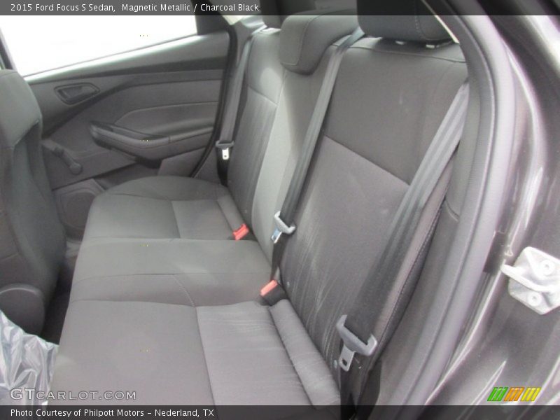 Magnetic Metallic / Charcoal Black 2015 Ford Focus S Sedan