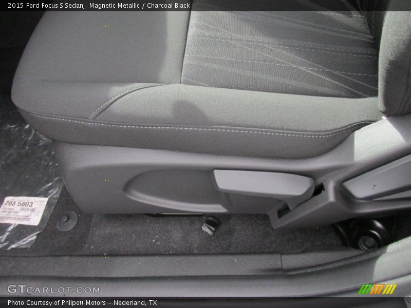 Magnetic Metallic / Charcoal Black 2015 Ford Focus S Sedan