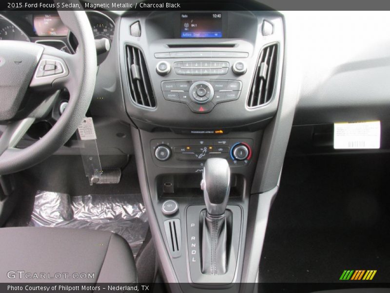Magnetic Metallic / Charcoal Black 2015 Ford Focus S Sedan