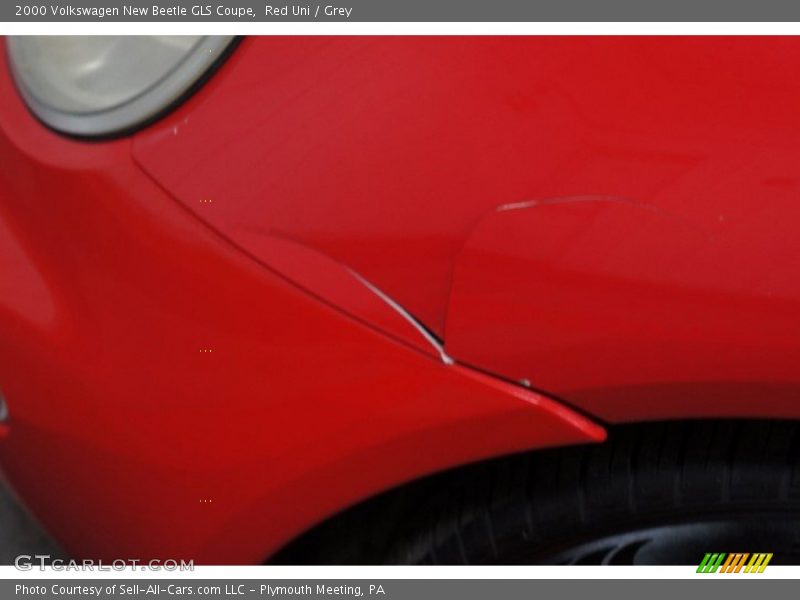 Red Uni / Grey 2000 Volkswagen New Beetle GLS Coupe