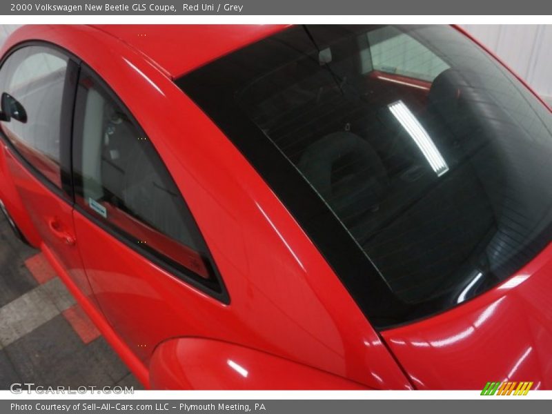 Red Uni / Grey 2000 Volkswagen New Beetle GLS Coupe